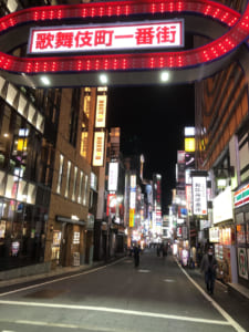歌舞伎町一番街もがらーん。